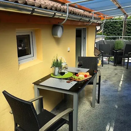 With 2 Bedrooms *